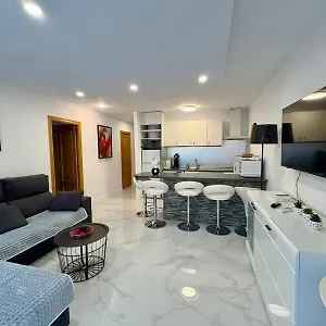 https://chez-chantal-3-chambres-au-centre-touristique-de-avec-garage.top-hotels-tarragona.com